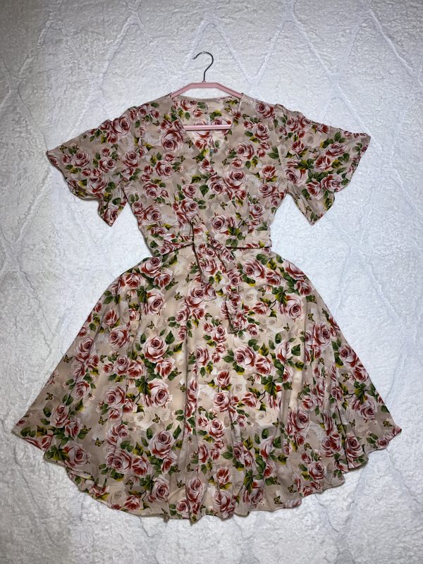 Jolie robe fleurie – Image 3