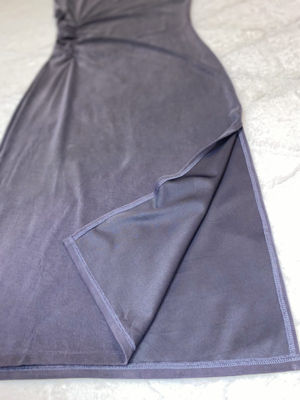 Robe grise moulante – Image 3