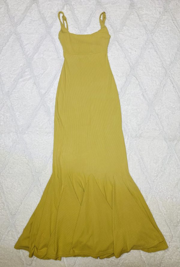 Robe moulante moutarde – Image 2