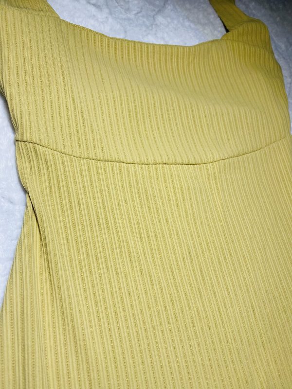 Robe moulante moutarde – Image 3