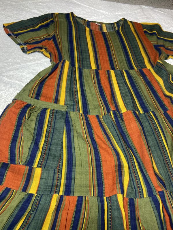 Petite robe multicolore avec poches – Image 3