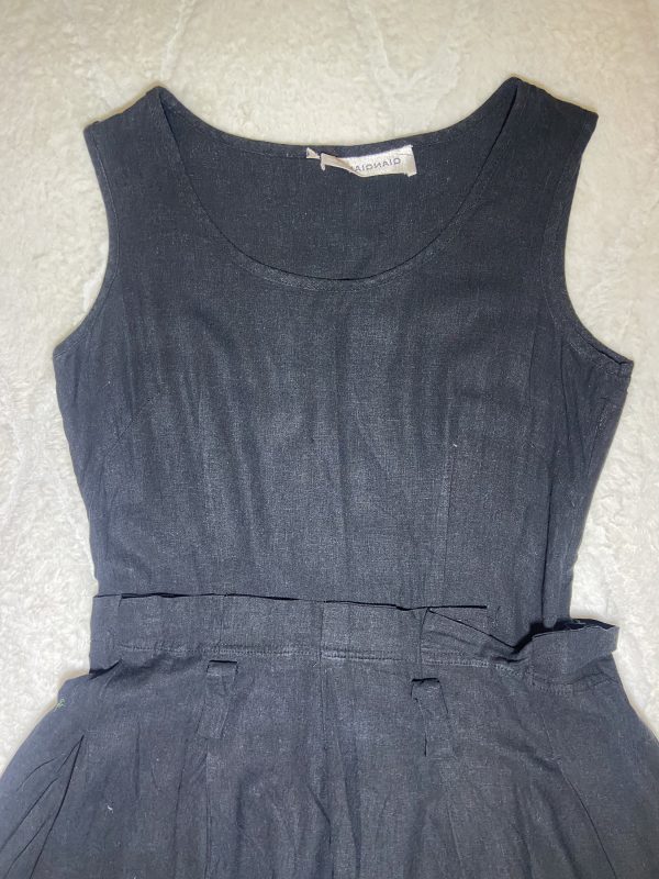 Robe noire lourde