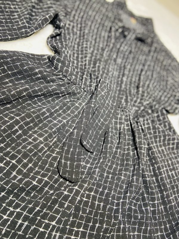 Petite robe noire et blanche – Image 3