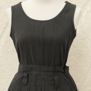 Robe noire lourde