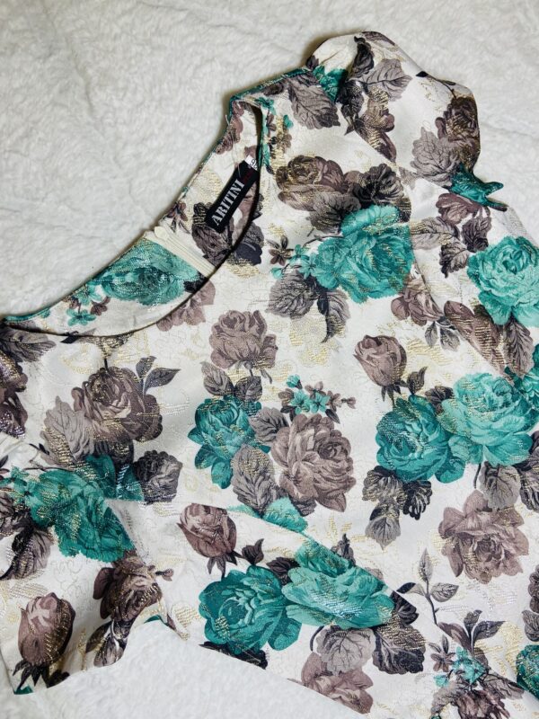 Petite robe blanche fleurie 2 – Image 3