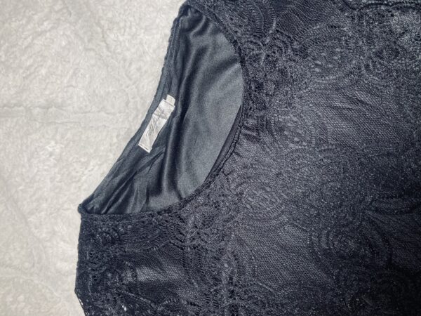 Robe noire en dentelle 4 – Image 3
