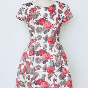 Petite robe blanche fleurie 1