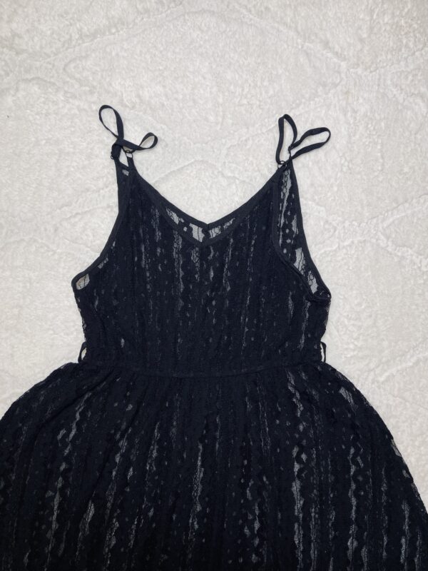 Robe noire en dentelle 2 – Image 3