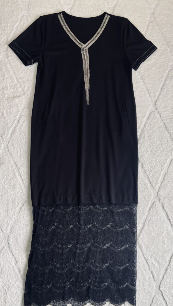 Robe noire perlée – Image 3