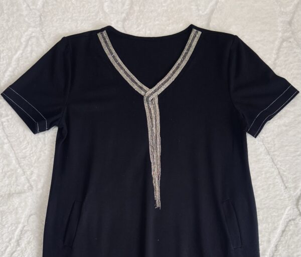 Robe noire perlée – Image 2
