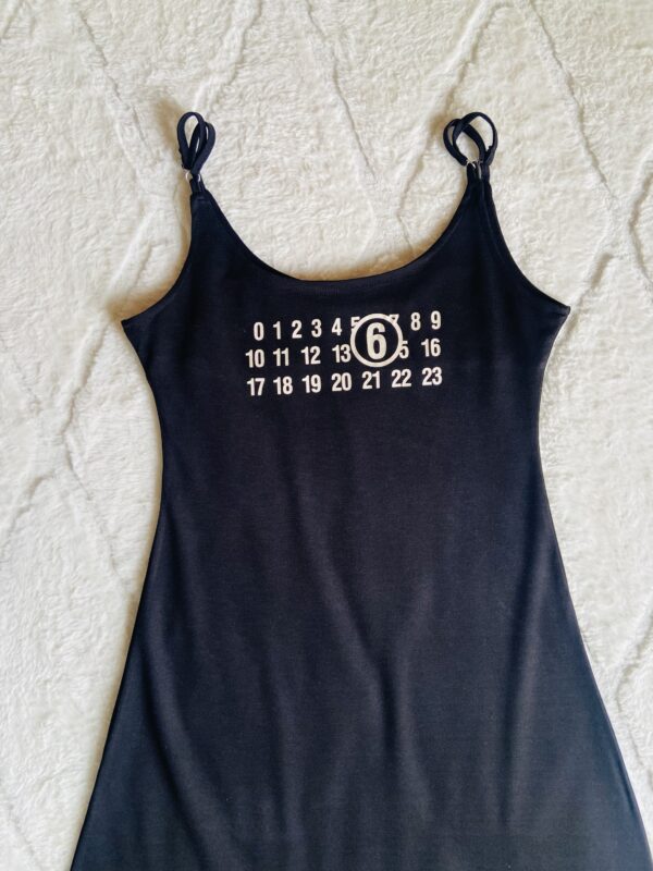 Robe noire sans manches – Image 3