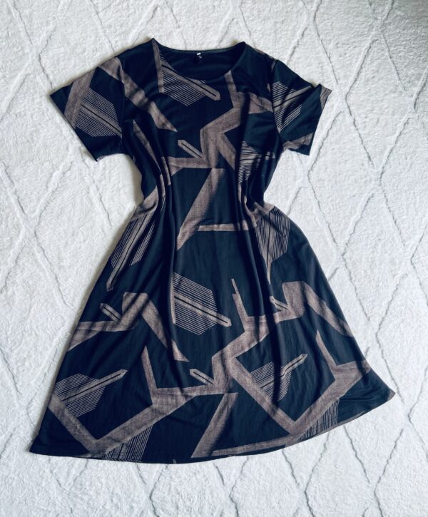 Robe ample à motifs – Image 3