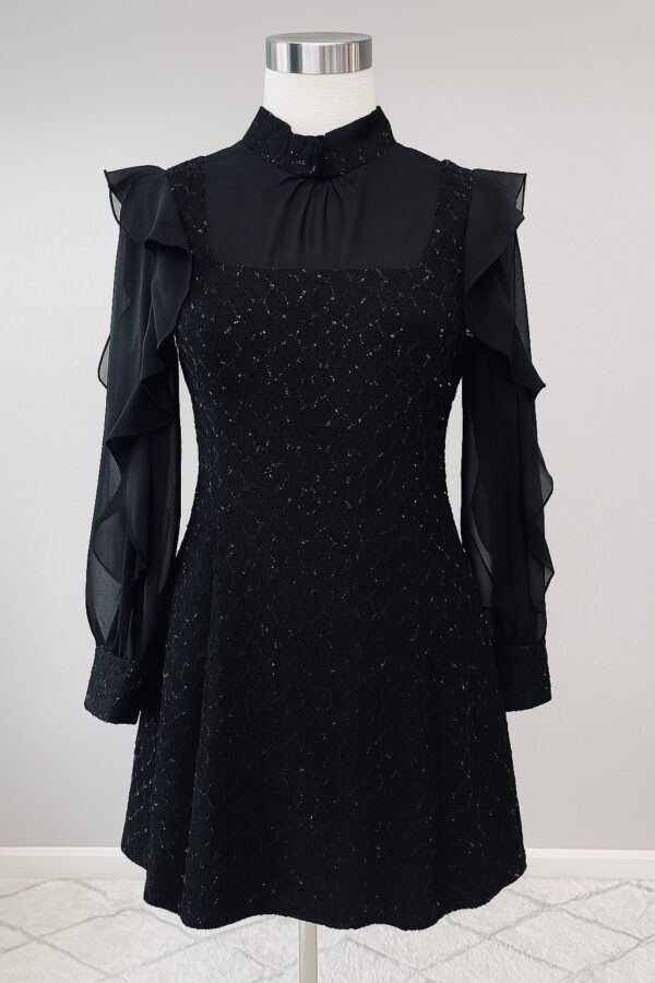 Robe noire brillante