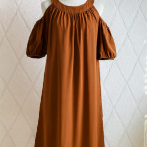 Robe marron ample